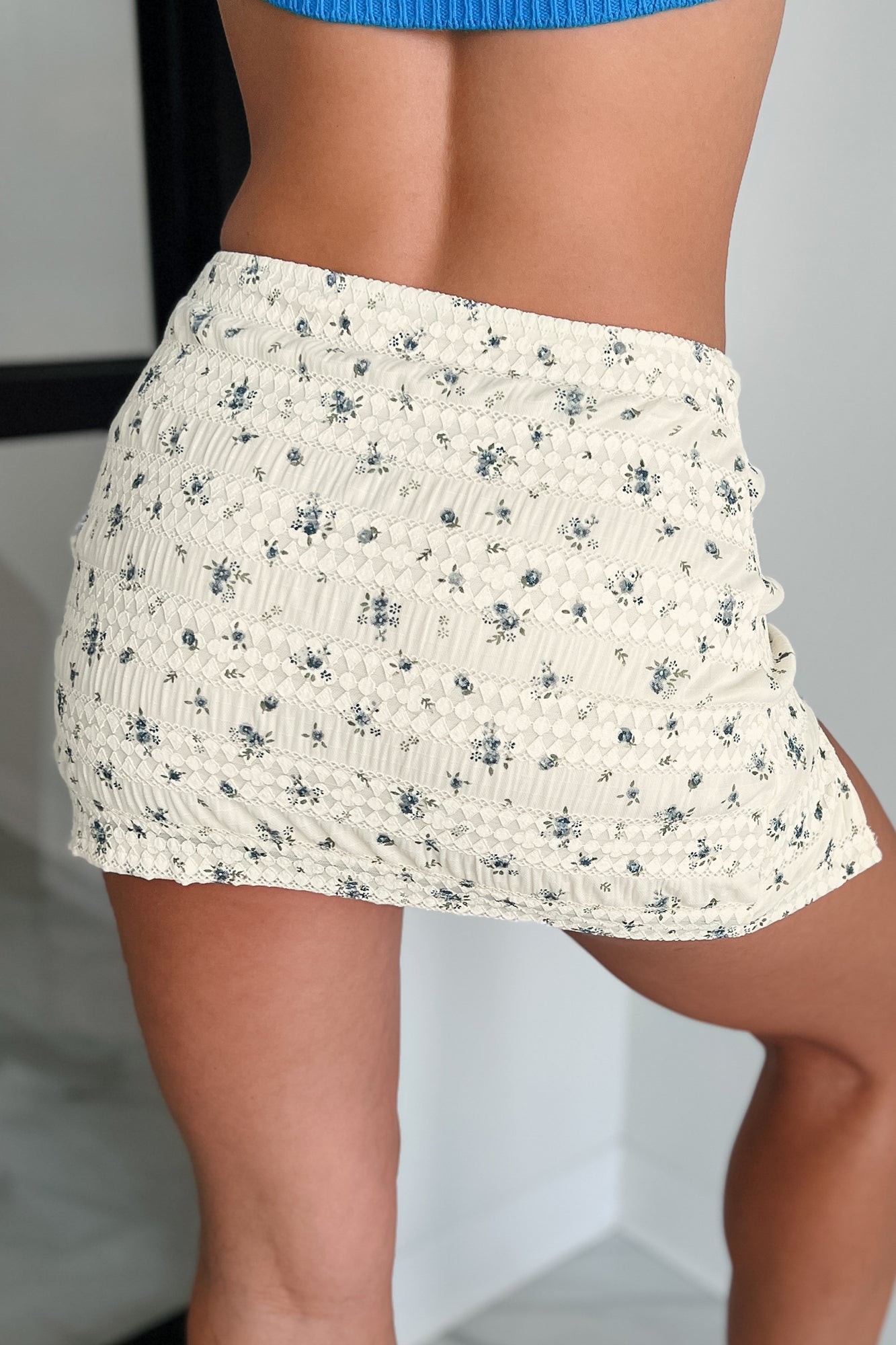 Caught A Vibe Ditsy Floral Mini Skirt (Cream)