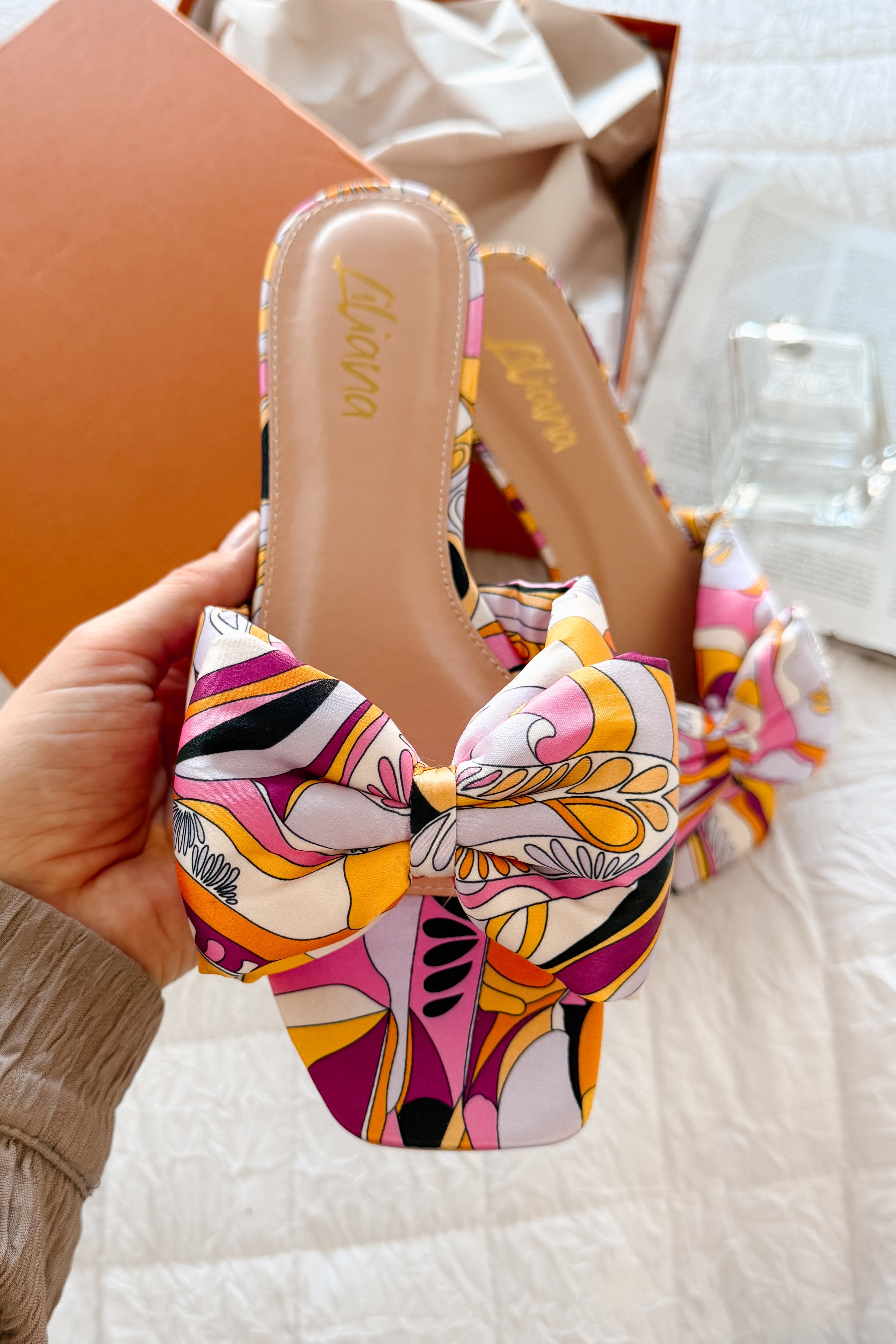 Boardwalk Bliss Square Toe Bowtie Sandals (Fuchsia)