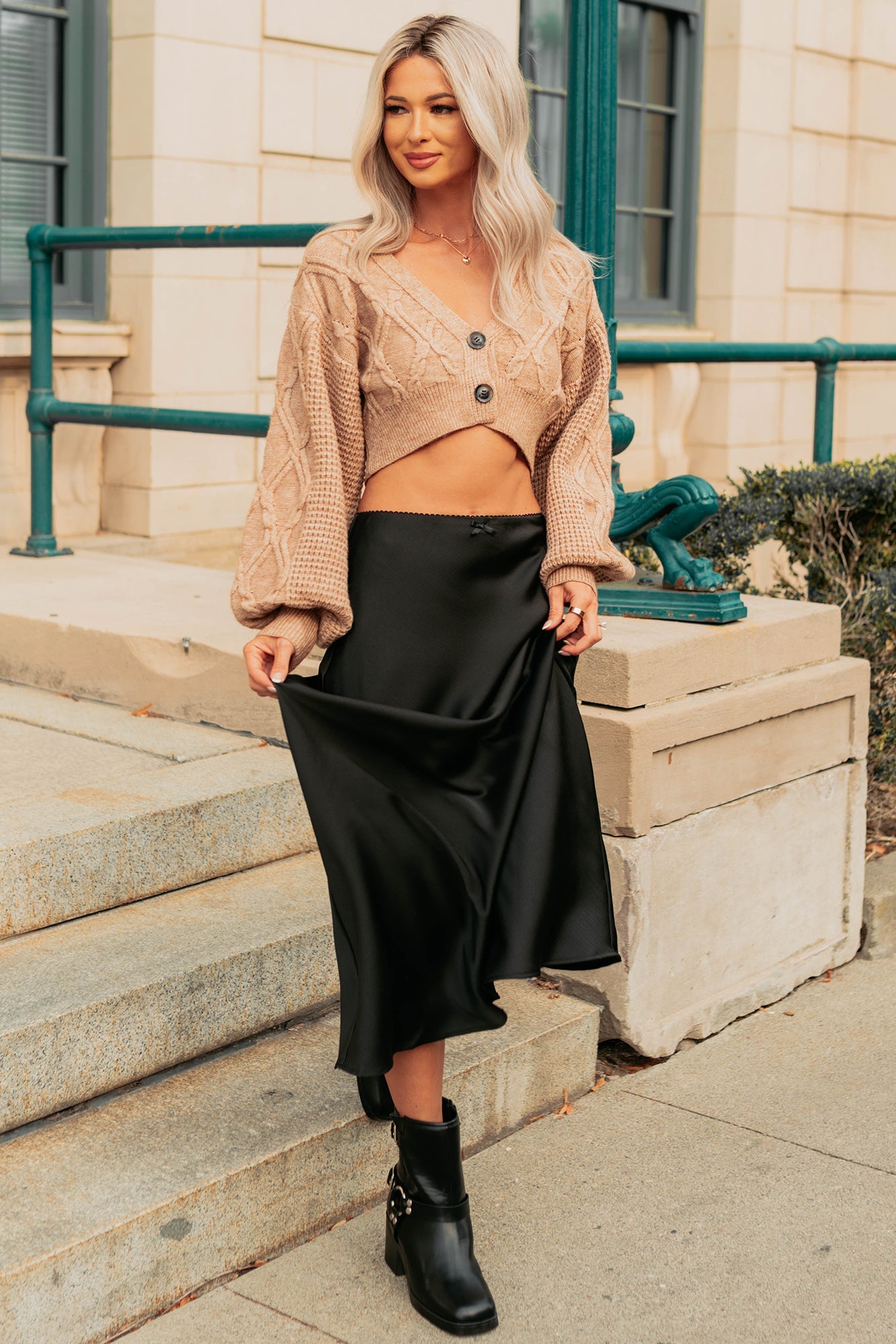 Chic Knows Best Textured Maxi Skirt (Black)