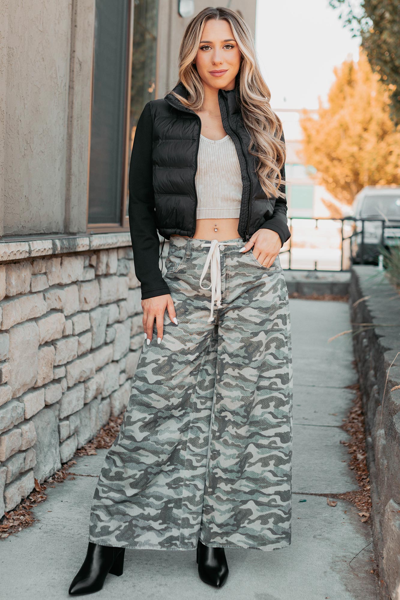 Frost Bound Scuba Sleeve Puffer Jacket (Black)