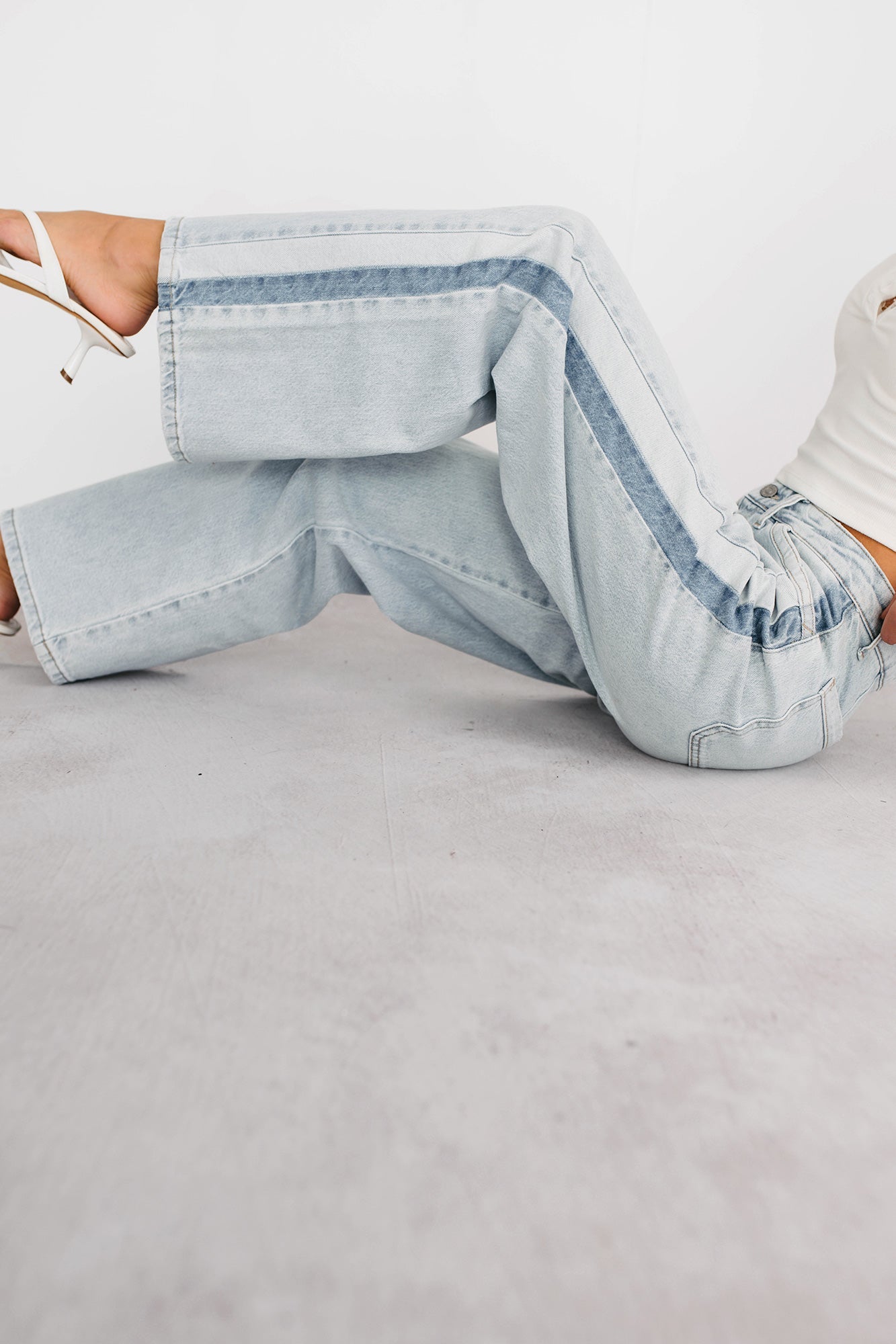 Baylor Wide Leg Contrast Kancan Jeans (Light)