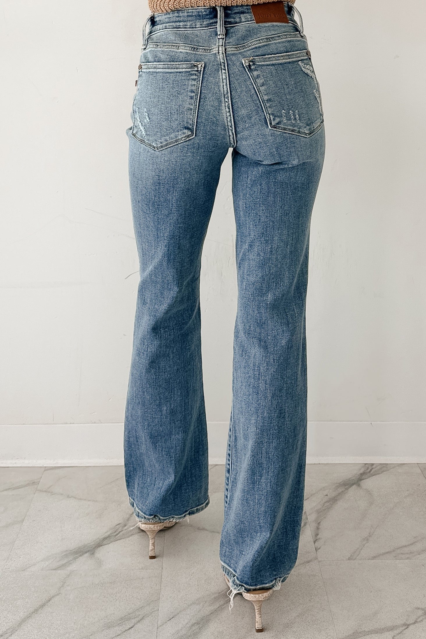 Elara Mid Rise Bootcut Judy Blue Jeans (Medium)