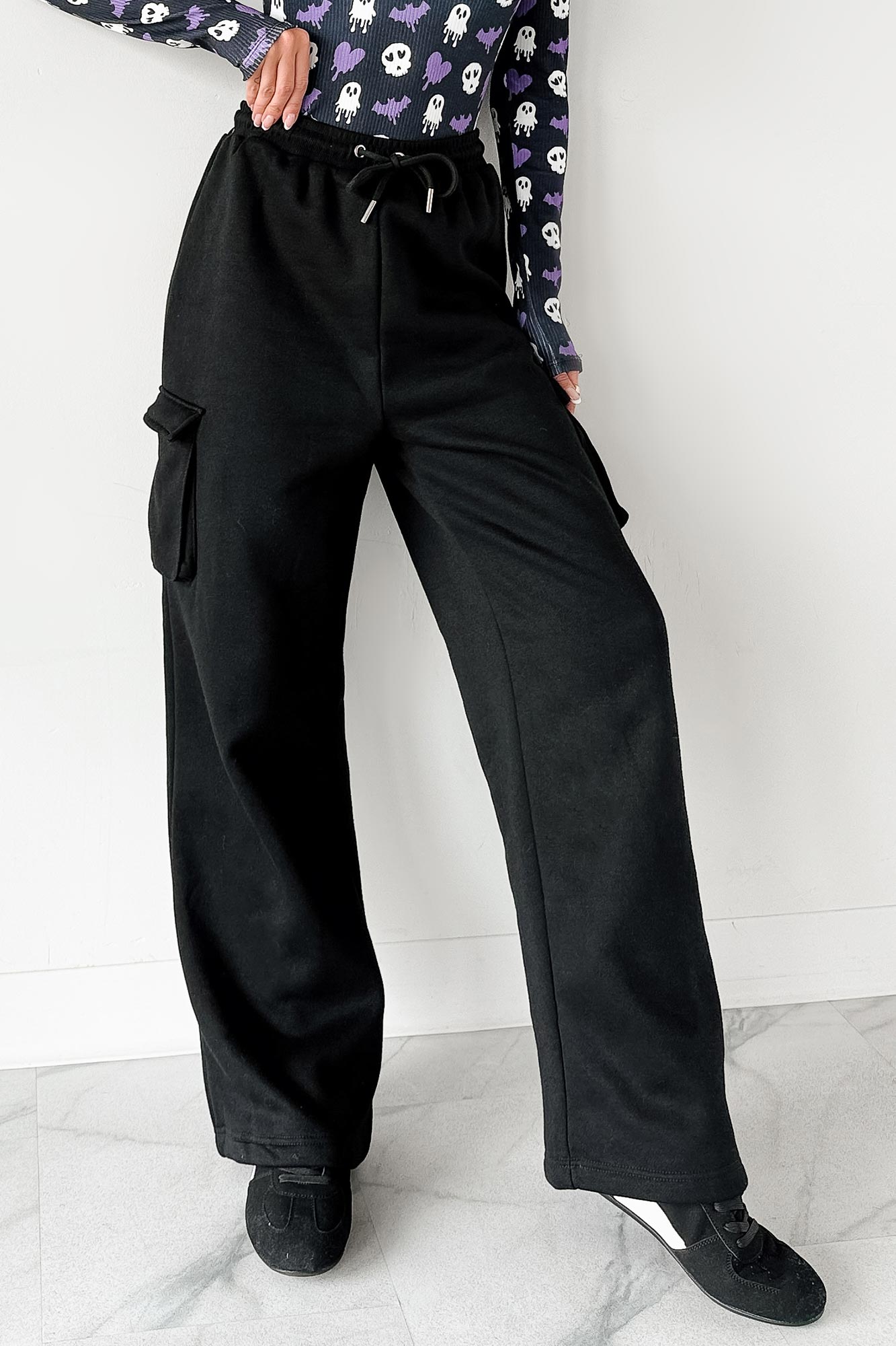 Daily Pause Wide Leg Cargo Sweatpants (Black)