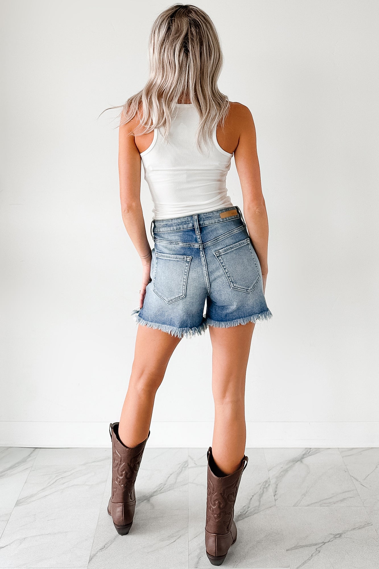 Daily Icon Notched Signature 8 Rib Knit Tank (Off White)