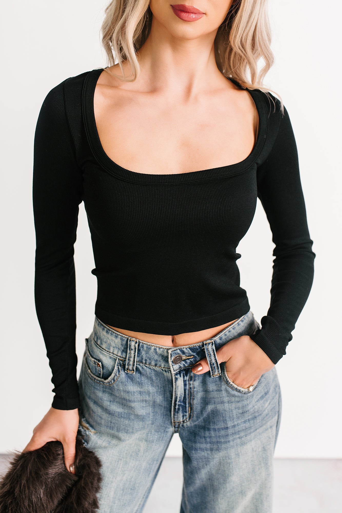 Easy Attitude Scoop Neck Ribbed Crop Top (Black)