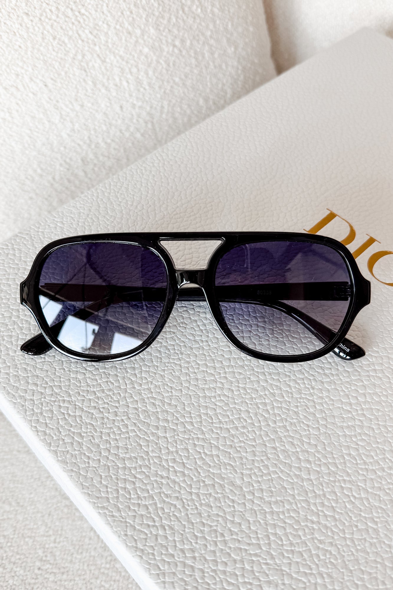 Leading Looks Aviator Sunglasses (Multiple Color Options)