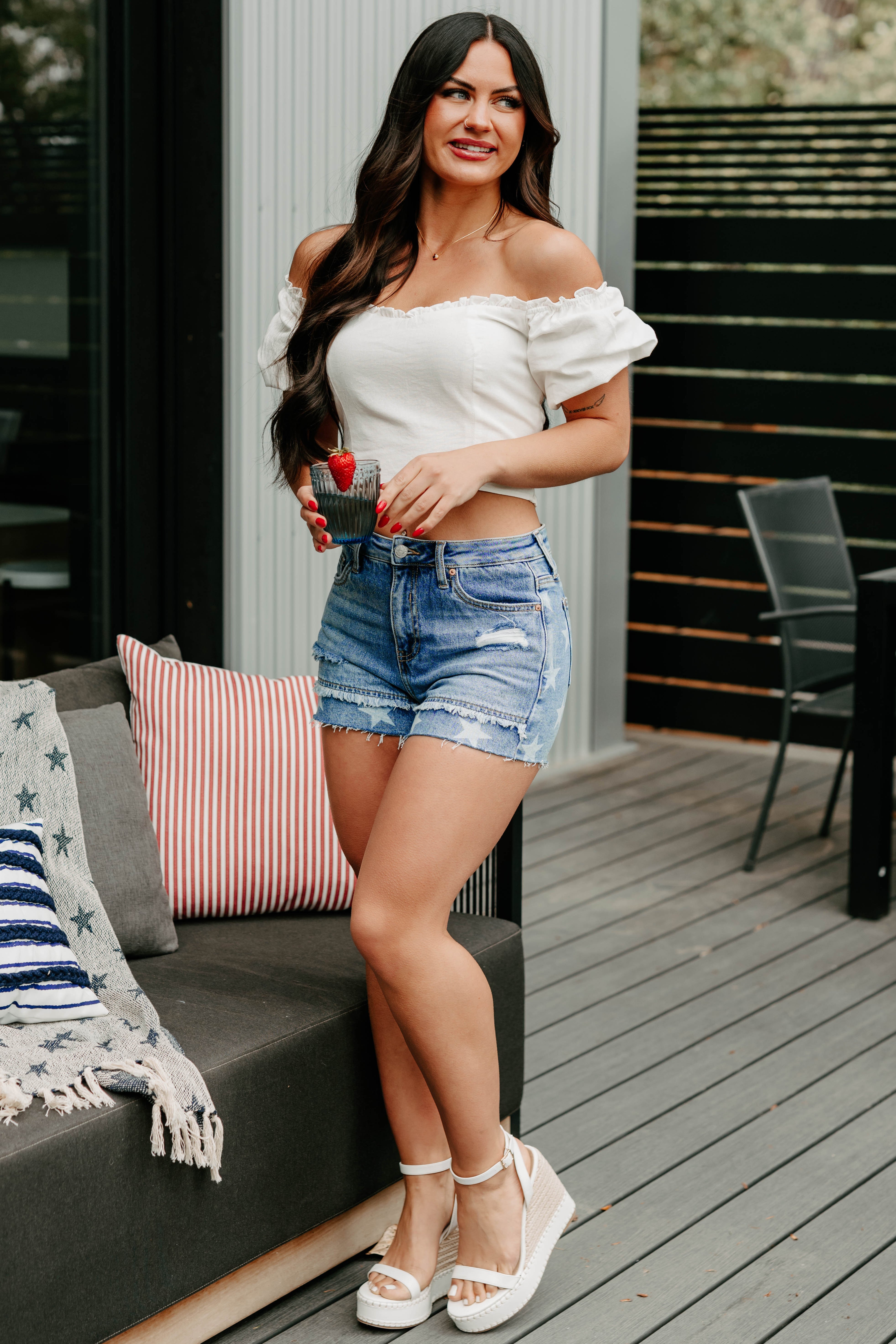 Linden Star Print Saige Denim Shorts (Medium Wash)