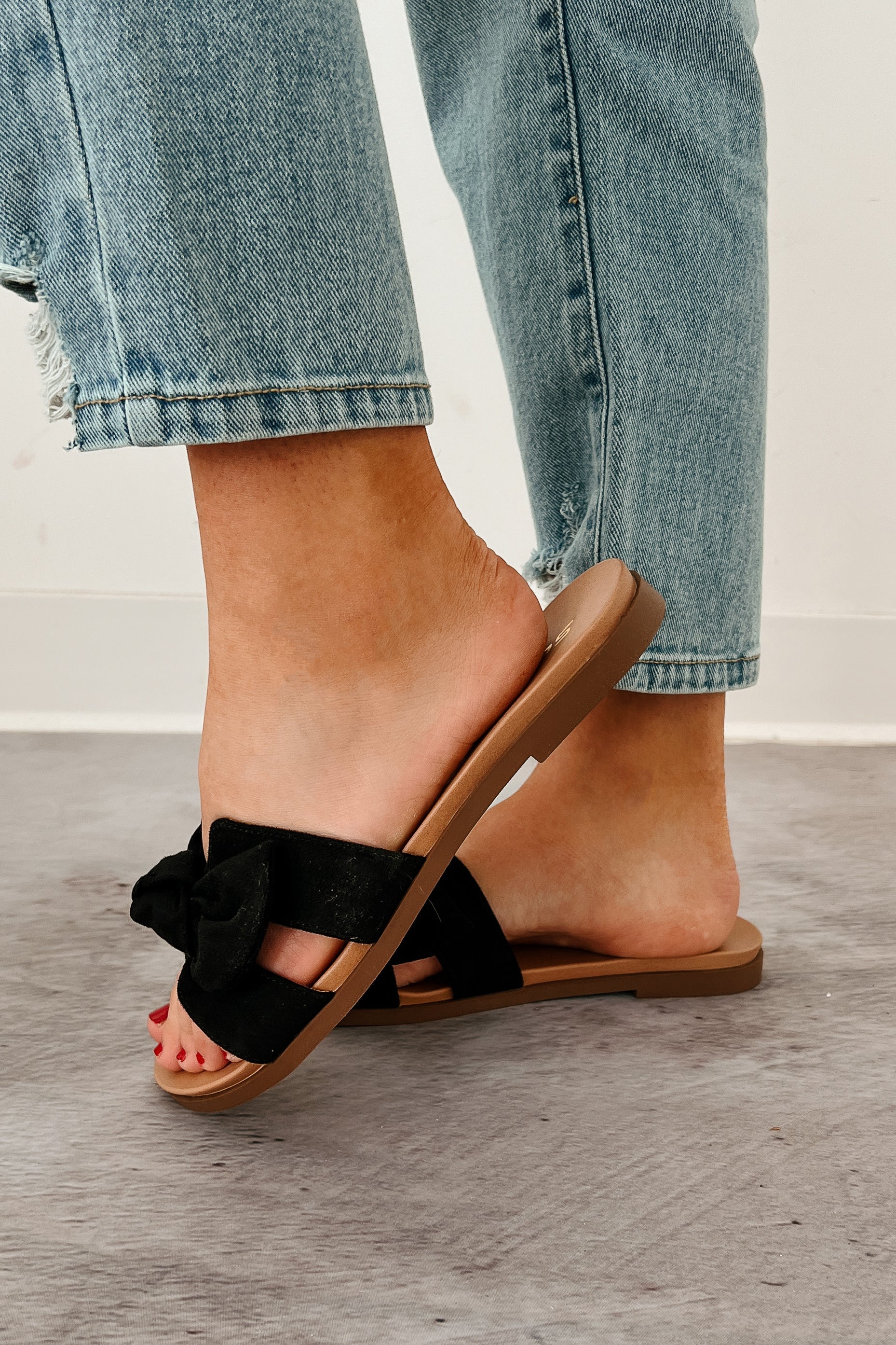 Glam Goals H Cut Bow Strap Sandals (Black)